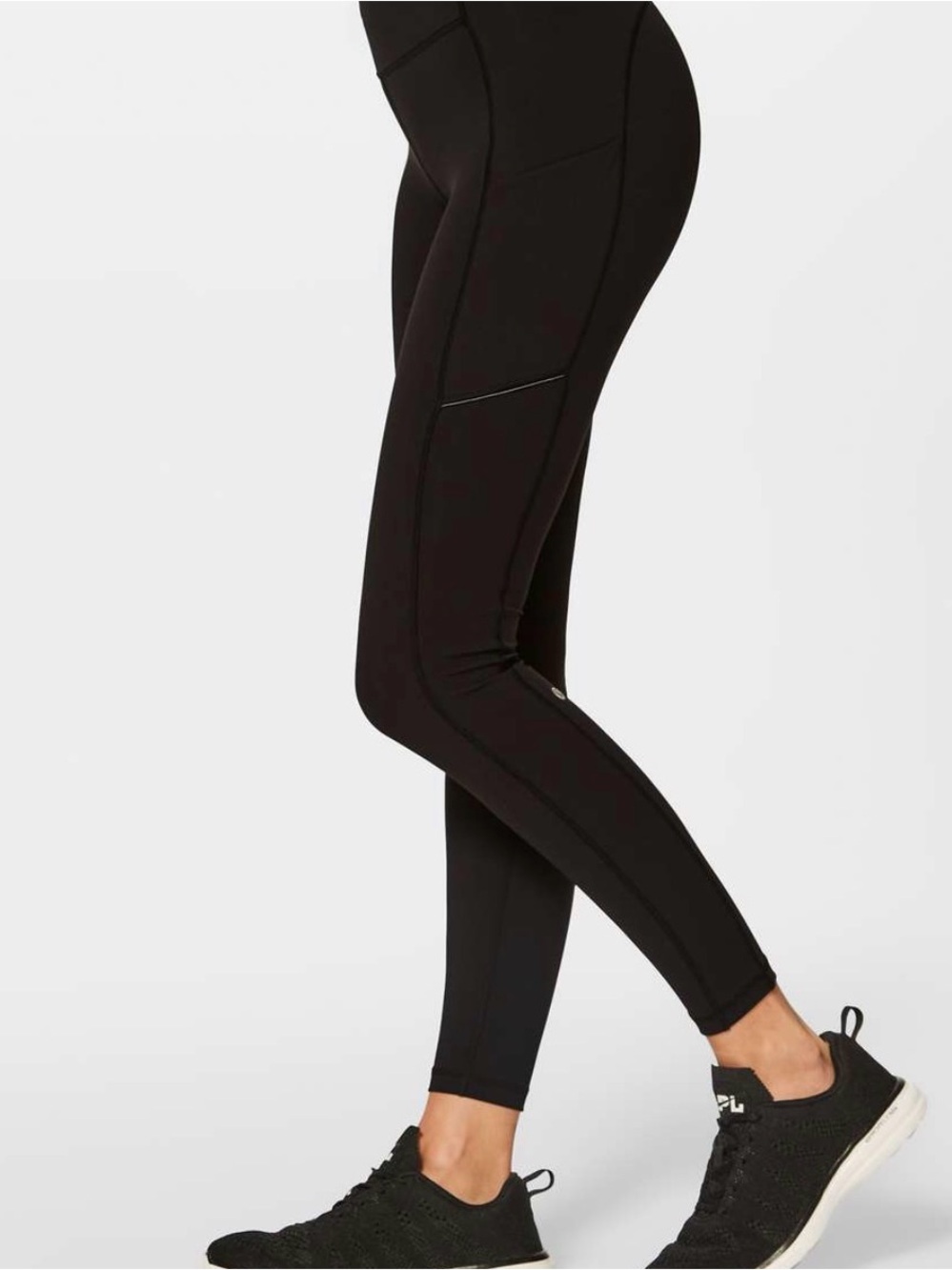 Lululemon black speed up full length legging size 6. In excellent condition.